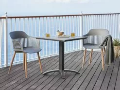 JUTLANDIA HOBRO L70 Bord Grå + 2 RAVNEBAKKE Stol Mörkgrå