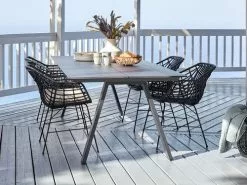 JUTLANDIA FAUSING L220 Bord Svart + 4 ILDERHUSE Stol Svart