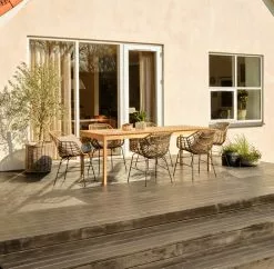 JUTLANDIA VESTERHAVET L210 Bord Teak + 4 ILDERHUSE Stol Natur -Utemöbler affär 182548