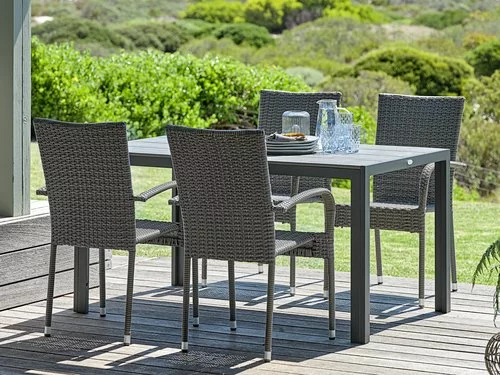 JUTLANDIA PINDSTRUP L150 Bord Grå + 4 GUDHJEM Stol Grå 3 JUTLANDIA PINDSTRUP L150 Bord Grå + 4 GUDHJEM Stol Grå