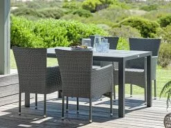 JUTLANDIA PINDSTRUP L150 Bord Grå + 4 AIDT Stapelstol Grå