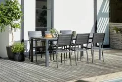 JUTLANDIA MADERUP L205 Bord Svart + 4 PADHOLM Stapelstol Svart -Utemöbler affär 201766